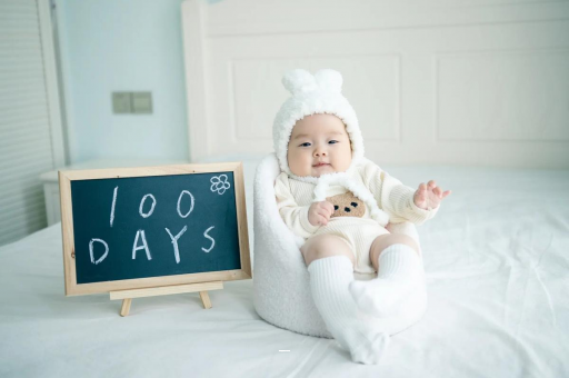 深圳四个月宝宝咬下嘴唇 深圳四个月宝宝咬下嘴唇